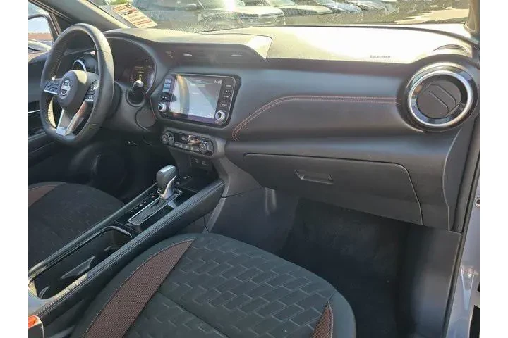 $19900 : Nissan Kicks 2023 SR 4dr Cro image 9