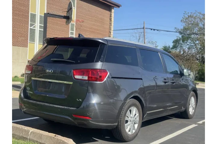 $6999 : 2017 Sedona LX image 6