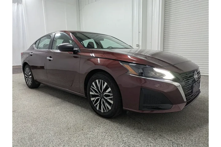 $21897 : Nissan Altima 2024 2.5 SV 4d image 2