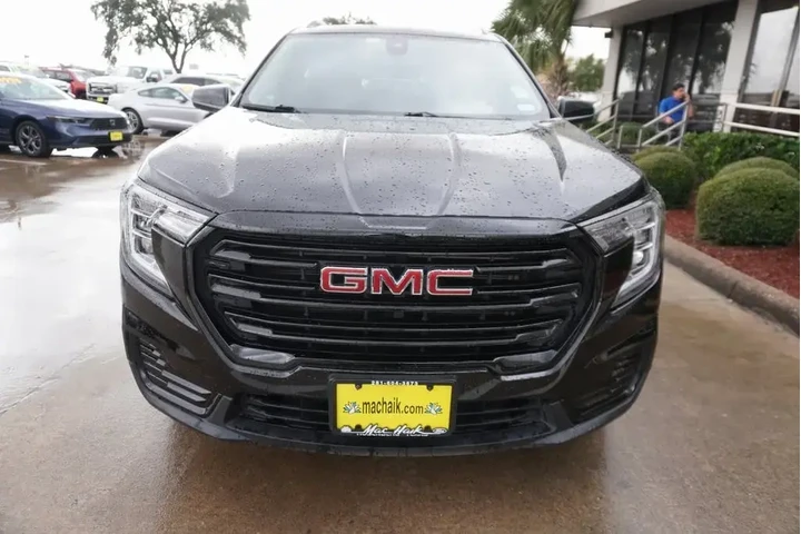 $22488 : GMC Terrain 2024 AWD SLE 4dr image 2