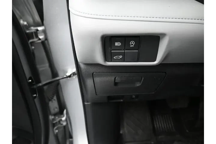 $33495 : Toyota Highlander 2023 LE 4d image 9