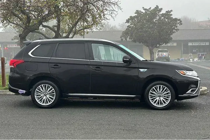 $15775 : Mitsubishi Outlander PHEV 20 image 7
