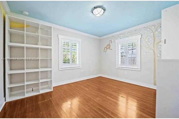 $1450 : 3 Levine Realty, image 3