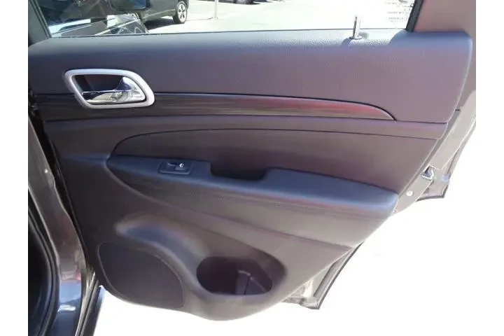 $25790 : Jeep Grand Cherokee 2021 4x4 image 9