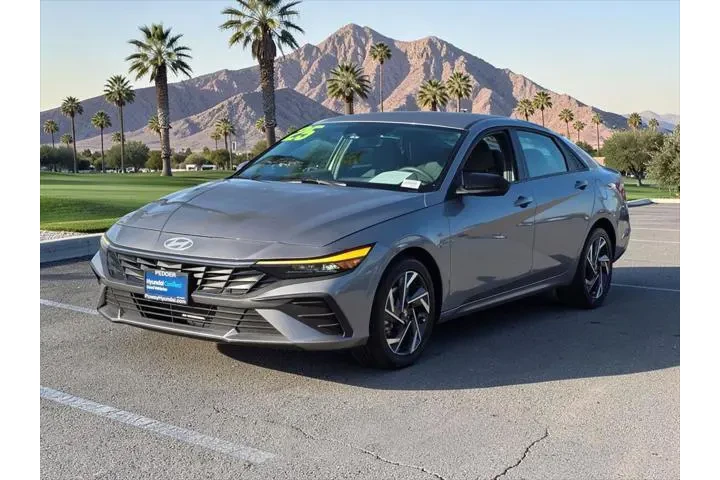 $20250 : Hyundai ELANTRA 2025 SEL Spo image 3