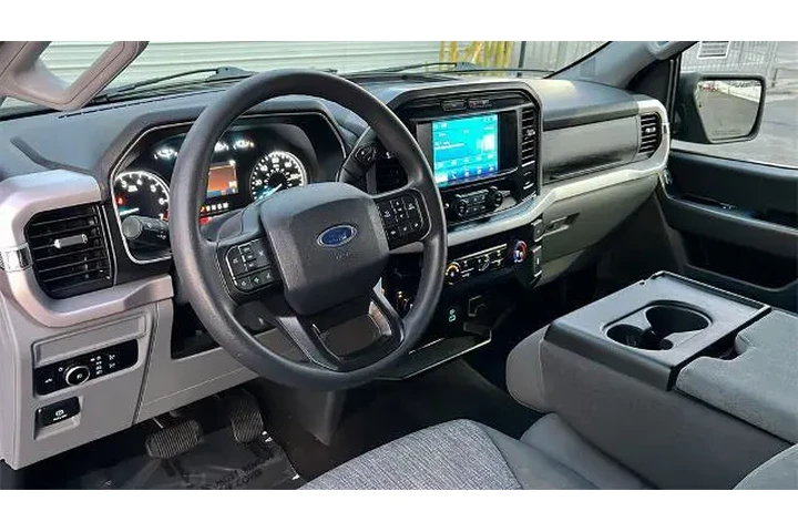 $37900 : Ford F-150 2023 4x4 XLT 4dr image 9