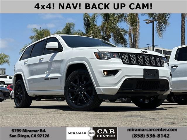 $22997 : 2018 Grand Cherokee Altitude image 2