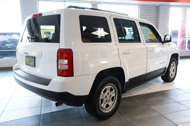 $7479 : 2017 Patriot Sport image 5