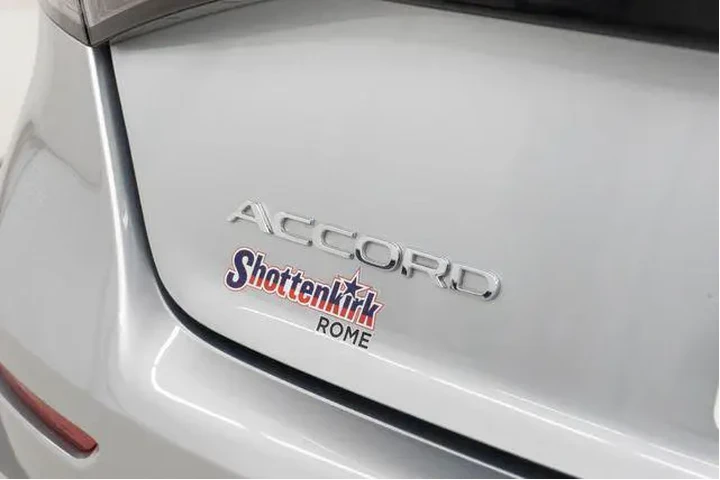 $31816 : Honda Accord Hybrid 2025 Spo image 8