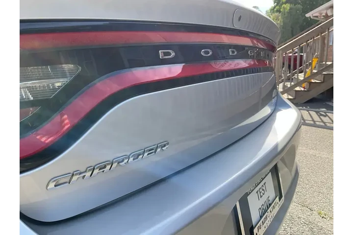 $17985 : Dodge Charger 2021 SXT 4dr S image 9