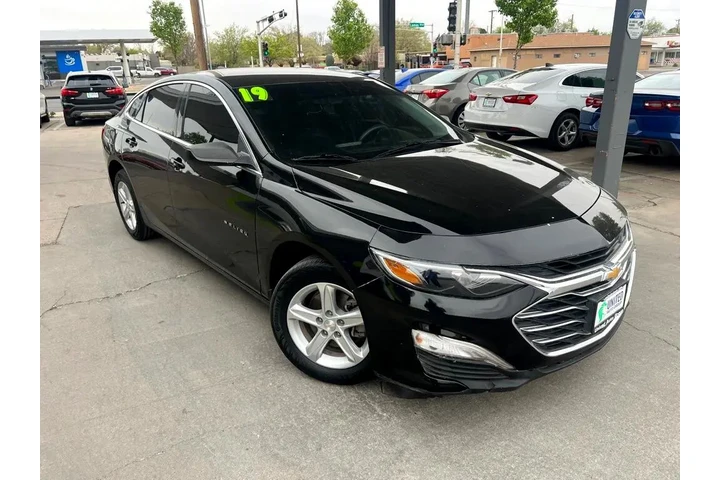 2019 Malibu LS image 3