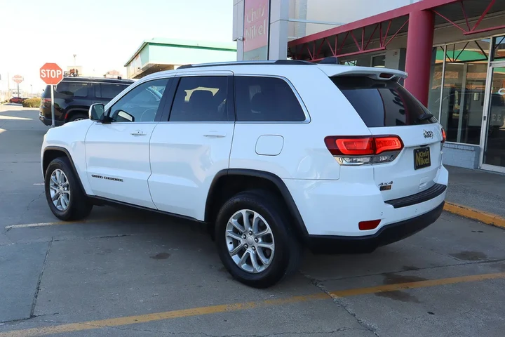 $21988 : 2021 Grand Cherokee Laredo X image 6