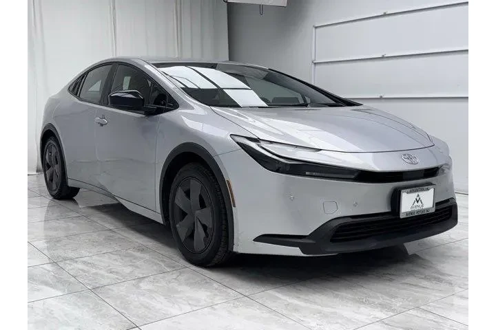 $25900 : Toyota Prius 2024 LE 4dr Hat image 3