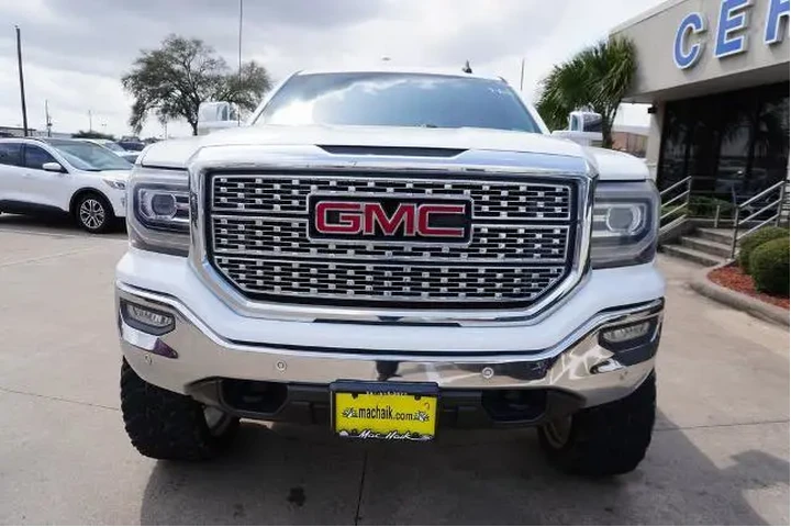 $34889 : GMC Sierra 1500 2016 4x4 SLT image 2