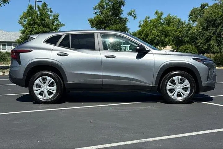 $19967 : Chevrolet Trax 2025 LS 4dr C image 10