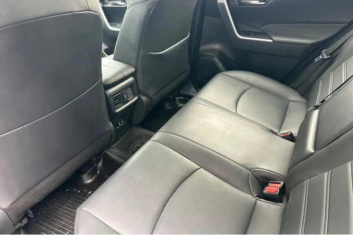$34500 : Toyota RAV4 2024 XLE Premium image 7