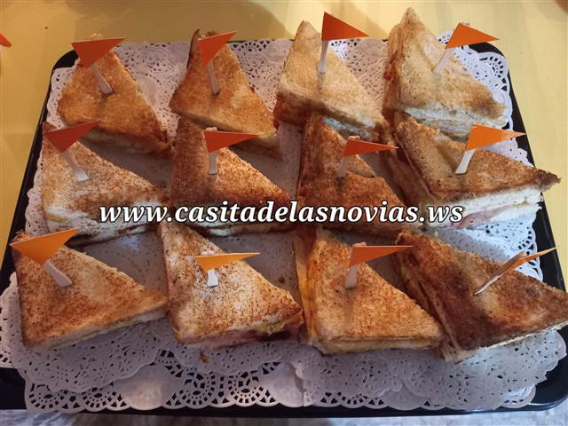 Bocadillos y canapés image 4