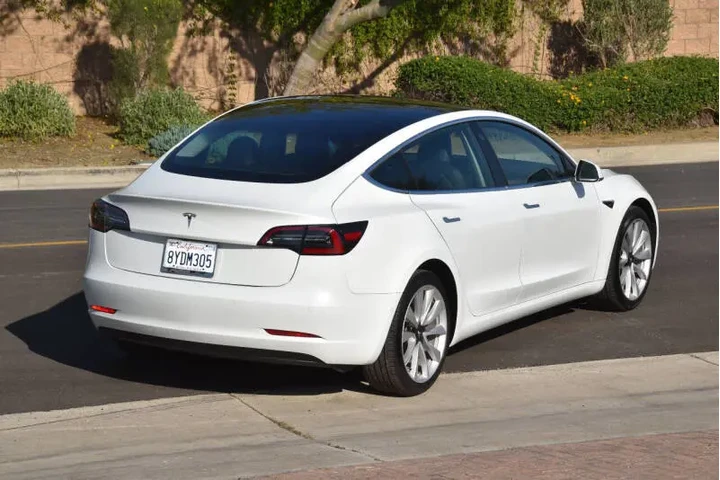 $18999 : 2020 Model 3 Standard Range P image 10