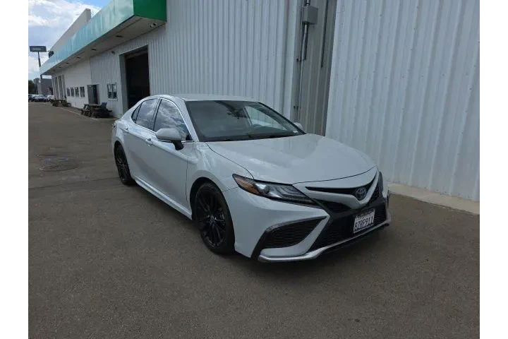 $27900 : Toyota Camry Hybrid 2022 XSE image 1