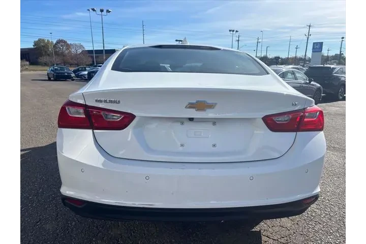 $21900 : Chevrolet Malibu 2024 LT 4dr image 10