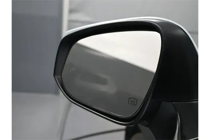 $23747 : Toyota Corolla Cross 2024 LE image 5