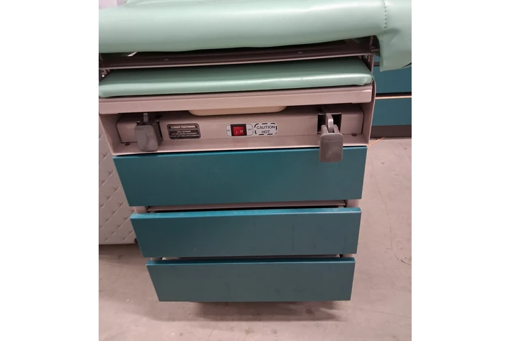 $500 : Camas de examinacion image 2