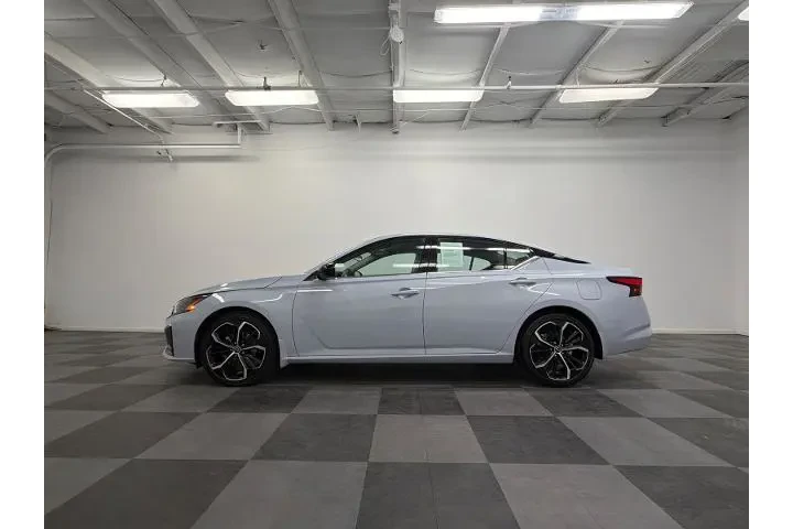 $22000 : Nissan Altima 2023 2.5 SR 4d image 4