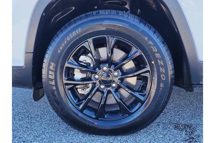 $23000 : Jeep Cherokee 2023 4x4 Altit image 6