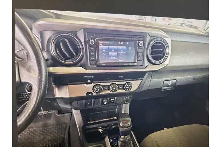 $27904 : Toyota Tacoma 2019 4x2 TRD O image 10