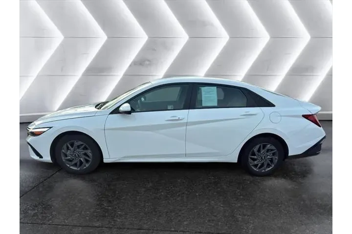 $23995 : Hyundai ELANTRA Hybrid 2024 image 3
