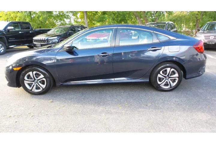 $15900 : 2016 Civic LX image 5