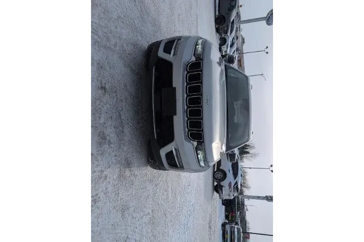 $29495 : Jeep Grand Cherokee 2023 4x4 image 2