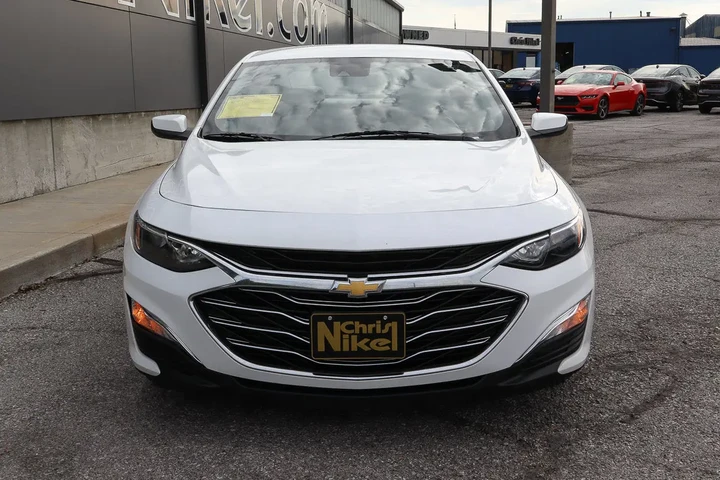 $16988 : 2020 Malibu LS image 2