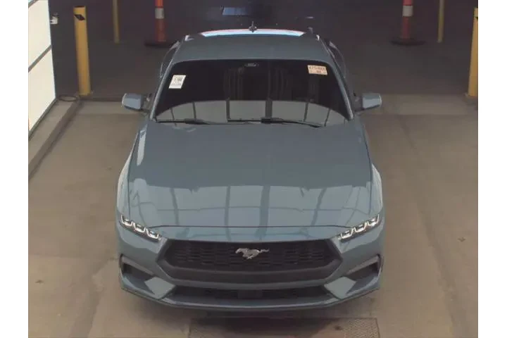 $29993 : Ford Mustang 2024 EcoBoost 2 image 2