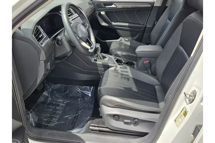 $17671 : Volkswagen Tiguan 2022 SE 4d image 10