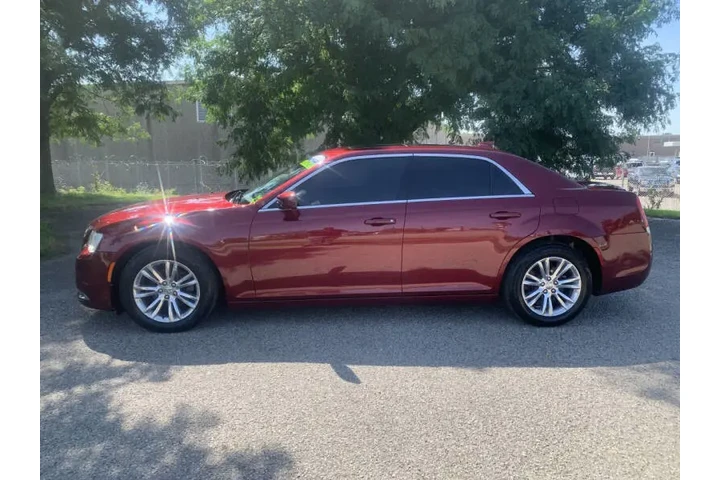 $12995 : 2017 300 Limited image 3