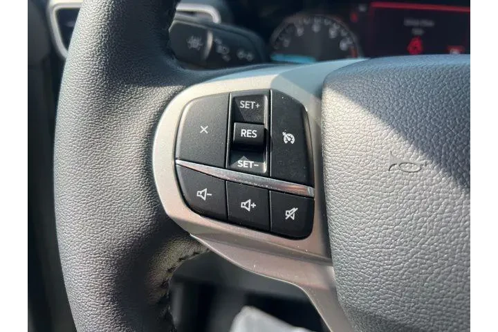 $32651 : Ford Explorer 2024 AWD XLT 4 image 9