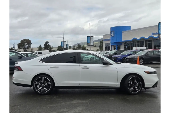 $27298 : Honda Accord Hybrid 2024 Spo image 8