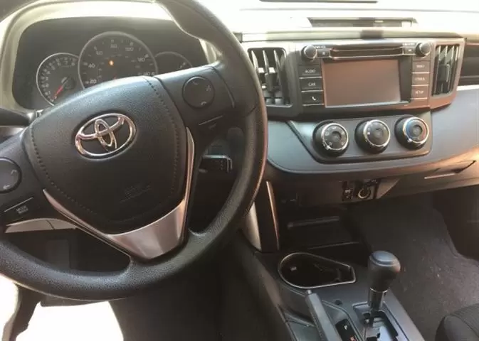 $14900 : 2017 Toyota RAV4 LE image 4