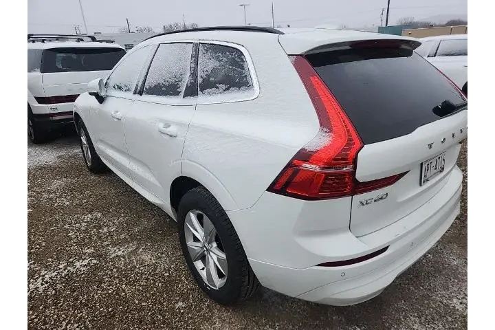$20990 : Volvo XC60 2022 AWD B5 Momen image 9