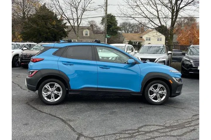 $17495 : Hyundai KONA 2023 AWD SEL 4d image 3