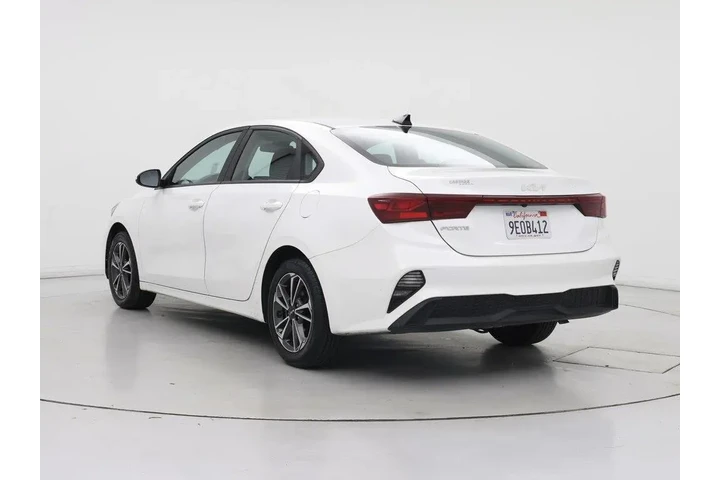 $17998 : Kia Forte 2023 LXS 4dr Sedan image 2