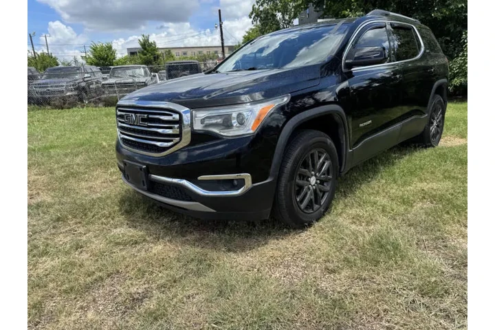 2019 GMC Acadia SLT-1 image 2