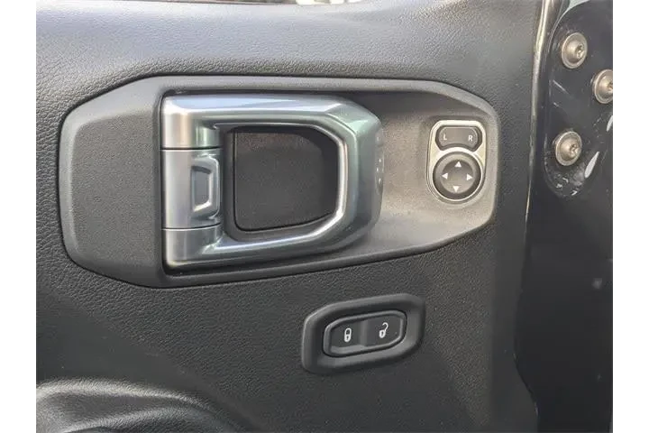 $21522 : Jeep Wrangler 2021 4x4 Sport image 10