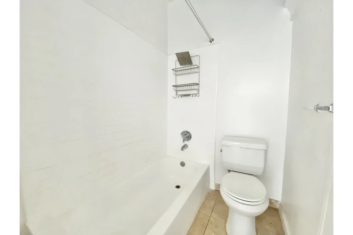 $1425 : ¡Estudio Remodelado $1,425 image 4