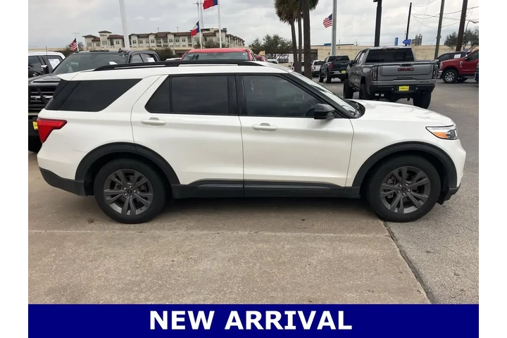 $27441 : Ford Explorer 2023 XLT 4dr S image 3