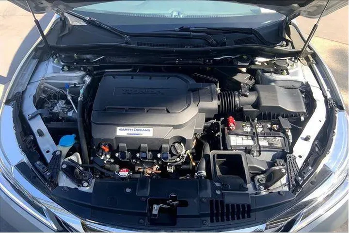 $19985 : Honda Accord 2017 Touring 4d image 10