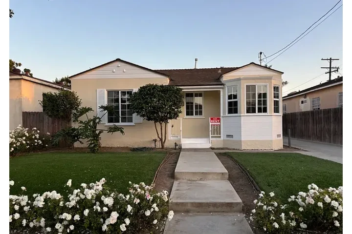 $2500 : SINGLE FAMILY RESIDENCE image 1