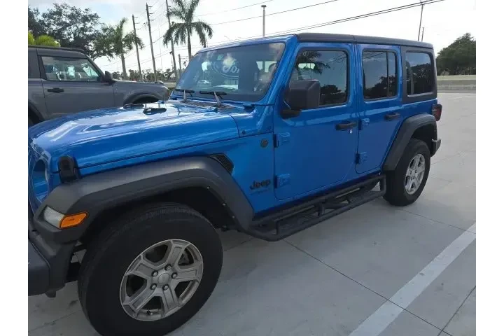 $27200 : Jeep Wrangler Unlimited 2022 image 4