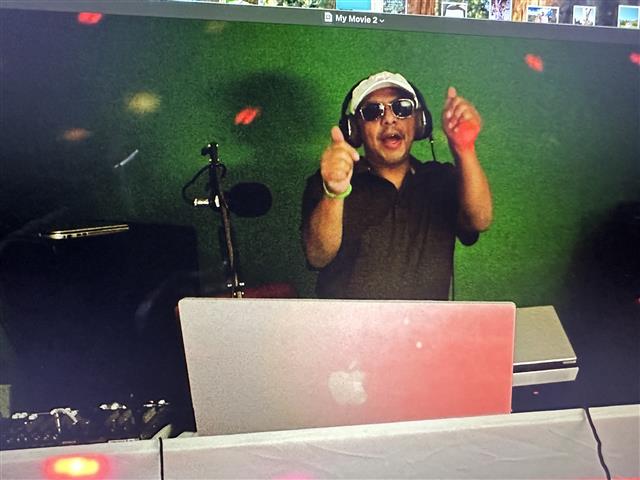 DJ YouTuber Estudio image 5